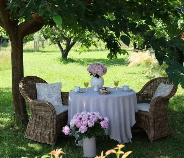 LOBERON.pl will help you discover timeless elegance and quality.