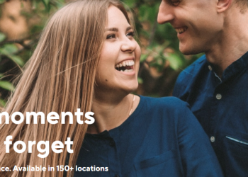 Smiler is een innovatief platform dat professionele fotografie toegankelijk maakt voor iedereen. Opgericht in Amsterdam in 2021 door Rob Hulleman, Kasper Middelkoop en Martine Rooth, heeft Smiler zich gepositioneerd als een marktplaats die fotografen verbindt met consumenten op iconische en pittoreske locaties wereldwijd.