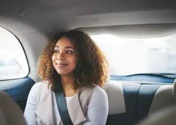 Charakterystyka usługi Minicabit i jej rola w transporcie